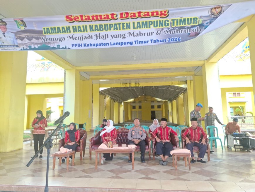 Ketua DPRD Lampung Timur Sambut Haru Kepulangan Jamaah Haji Kloter 15