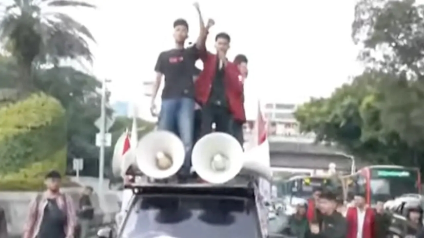 Aliansi Mahasiswa Bergerak, Bawa Tuntutan 11+9 Dalam Aksi Jakarta Hari Ini