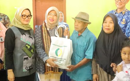 Bapanas Salurkan Bantuan Pangan di Lampung Timur, 3.300 Keluarga Miskin Ekstrem Jadi Sasaran