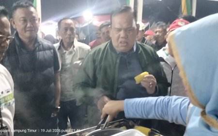 Wabup Azwar Hadi Cicipi dan Borong Kuliner UMKM di Arena Nobar Final Piala Dunia