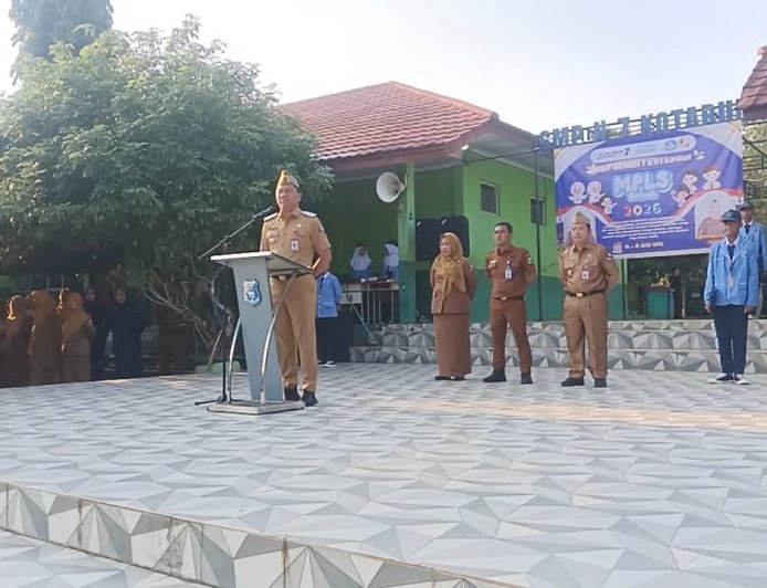 Wujudkan Sekolah Ramah Anak, Pemkab Lampung Utara Bagikan Seragam Gratis dan Perkuat Sinergi Orang Tua