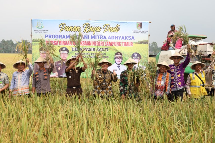 Kejaksaan dan Pemkab Lampung Timur Sukses Gelar Panen Raya Padi