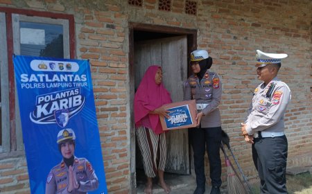 Satlantas Polres Lampung Timur Salurkan Sembako bagi Warga Membutuhkan