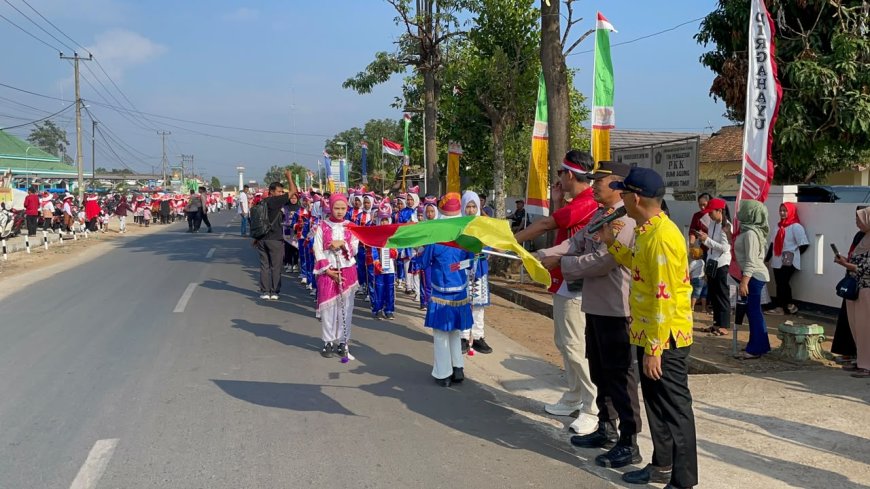 Kapolsek Bumi Agung Lepas Karnaval HUT RI Ke-81 di Donomulyo