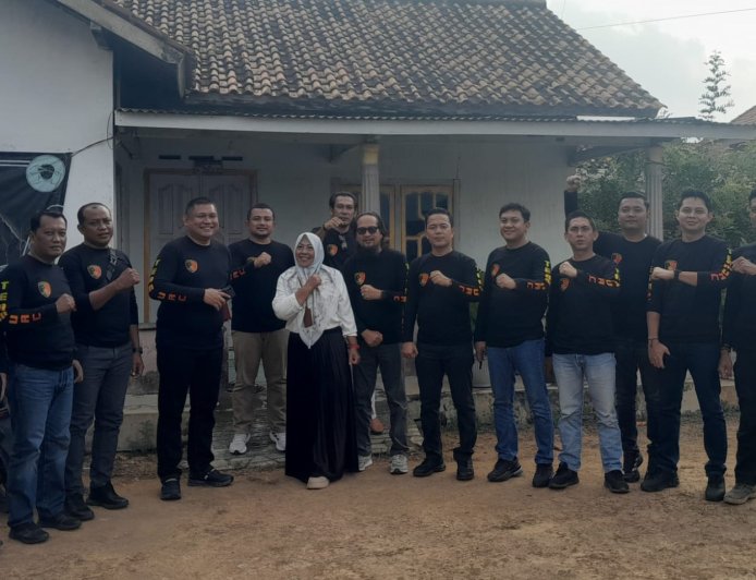 Rayakan HUT ke-11, Tekab 308 Polres Lampung Timur Gelar Bakti Sosial untuk Warga Kurang Mampu