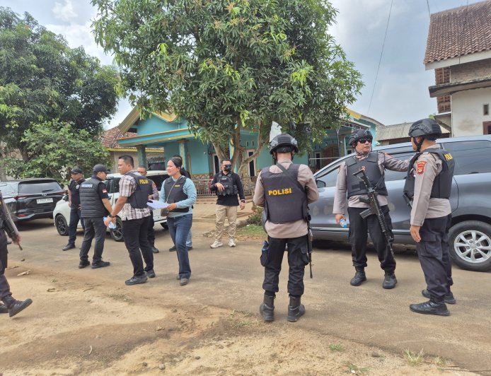 Grebek Sarang Narkoba di Jabung, Polisi Ringkus Enam Terduga Pelaku dan Sita Senjata Api