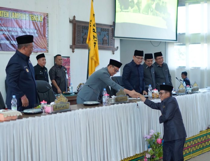 DPRD Lampung Tengah Gelar Paripurna: Umumkan Pemberhentian Bupati dan Usulkan Wakil Bupati Menjadi Definitif