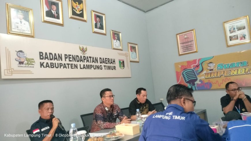 Ketua PWI Lampung Timur Muklis saat menyampaikan dukungan kegiatan sosialisasi pajak daerah 