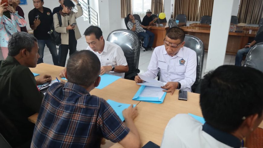 Wirahadikusumah dan Adi Kurniawan Resmi Mendaftar Calon Ketua PWI Lampung Periode 2026–2031