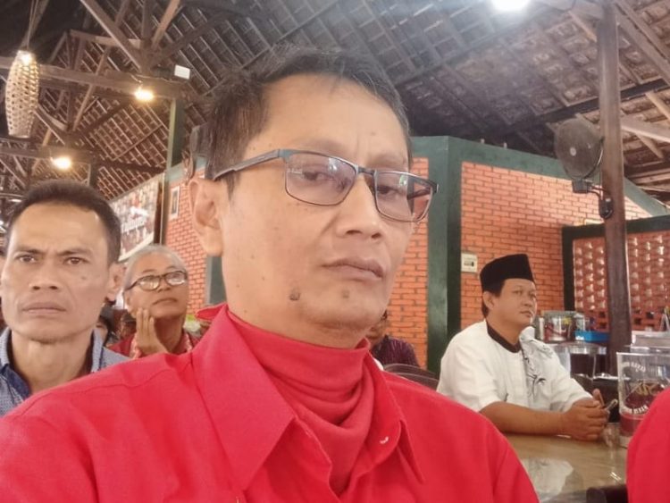 Antonius Fokki Ardiyanto S.IP
Ketua Fraksi PDI Perjuangan DPRD Kota Yogyakarta