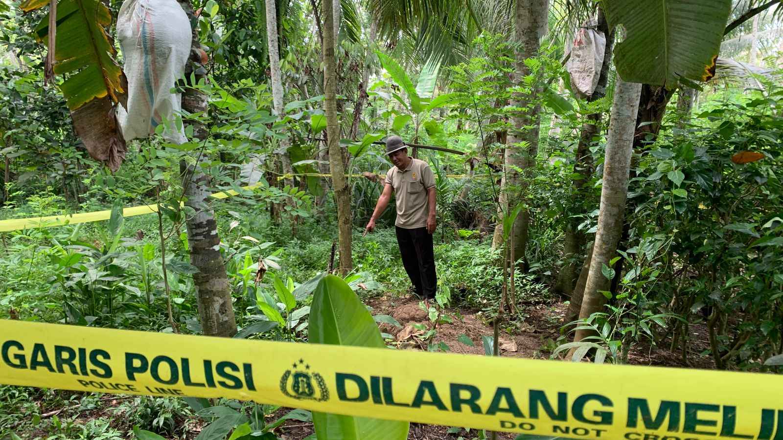 Tragis! Bayi Ditemukan di Kebun Warga Trenggalek, Pembuang Sempat Diketahui