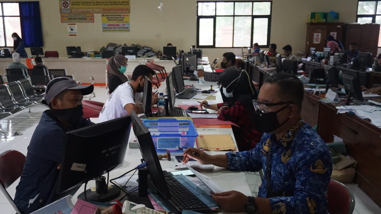 Tak Segera Urus KTP, Data Kependudukan 5.672 Warga Trenggalek Terancam Nonaktif