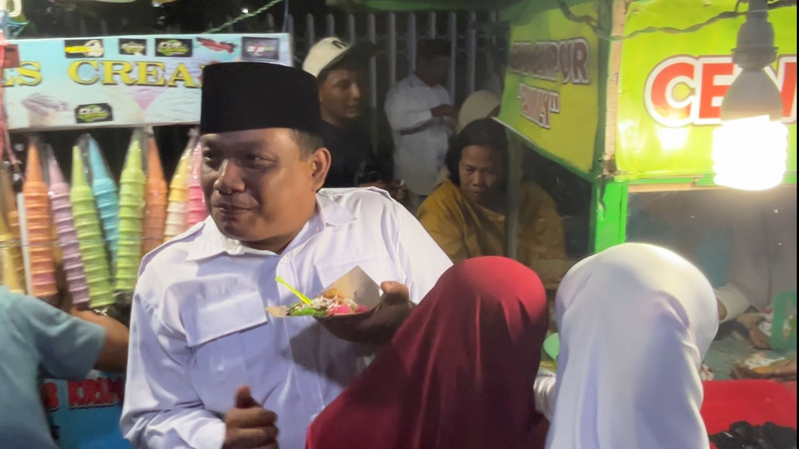 Ulang Tahun ke-17, Partai Gerindra Trenggalek Borong Produk UMKM untuk Dinikmati Masyarakat