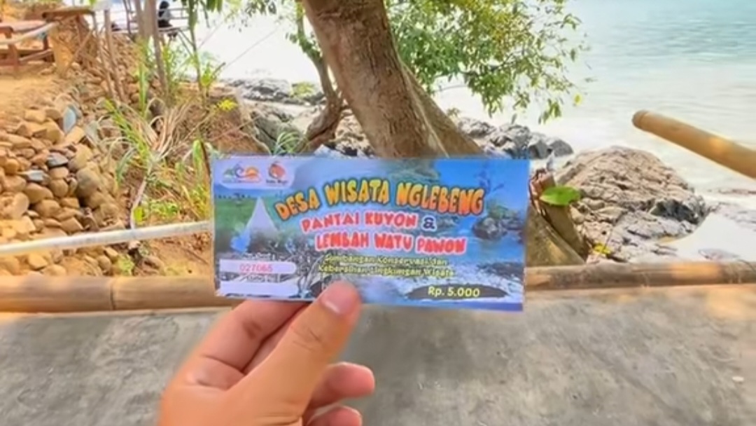 Tiket-Pantai-Kuyon