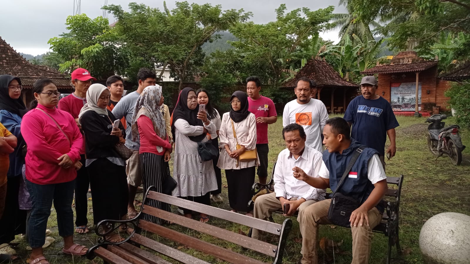 Kantor Koperasi Madani Trenggalek Kembali Digeruduk, Anggota Tuding Pengurus Hianati Kesepakatan