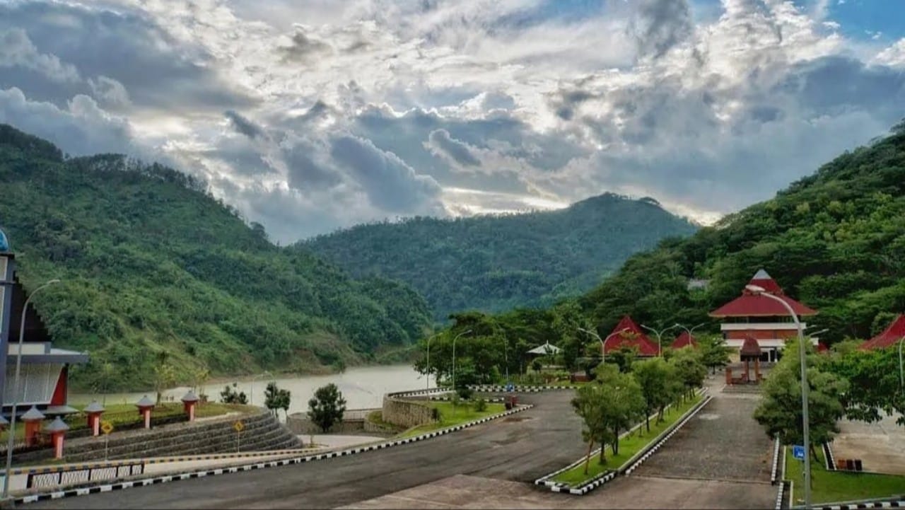 Wisata Baru di Trenggalek: Anjungan Cerdas Bendungan Tugu Tawarkan Pemandangan Apik