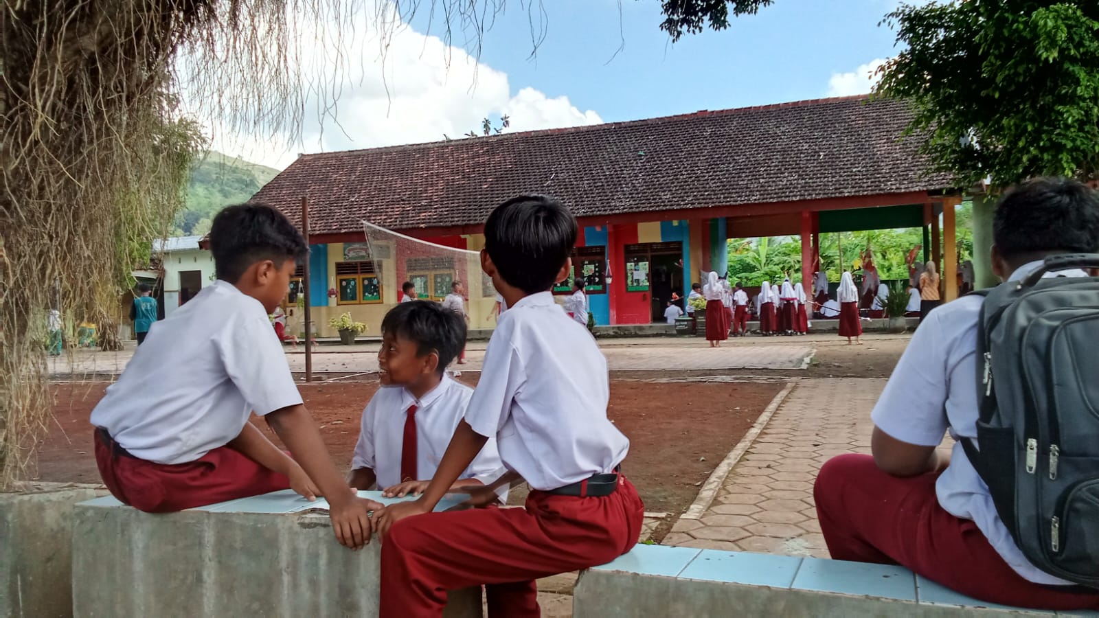 Dinding Retak, Bangunan SD Negeri 3 Ngadirejo Trenggalek Rusak Berat