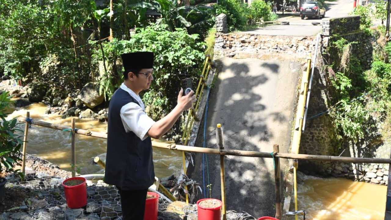 Jembatan Dung Buceng Ambruk, Bupati Trenggalek Usulkan Jembatan Belly sebagai Solusi Darurat