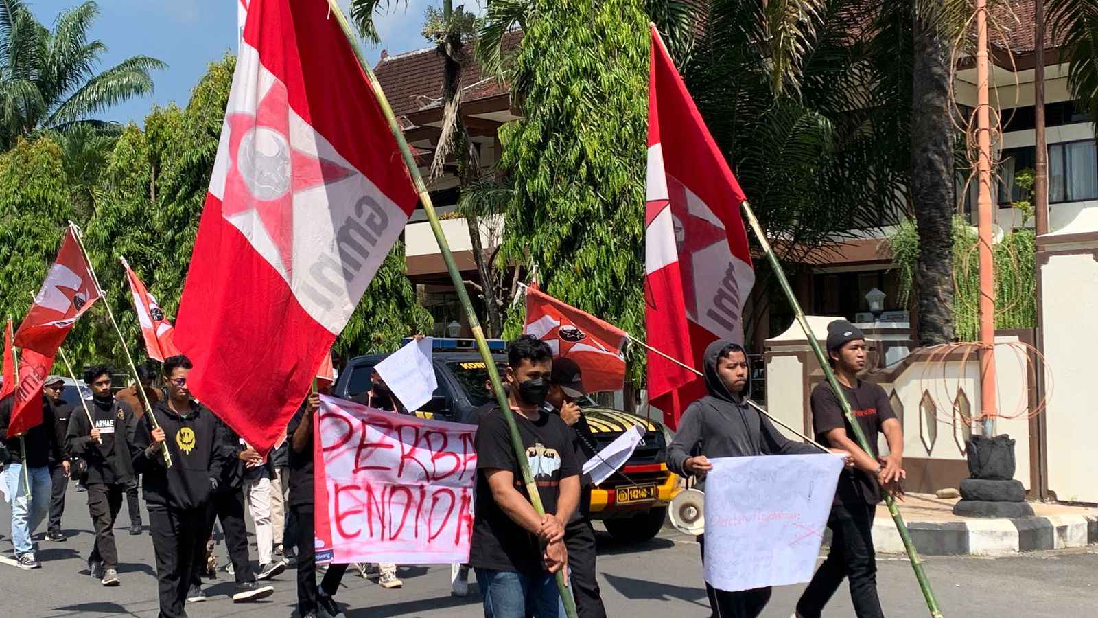 Mahasiswa GMNI Trenggalek Demo, Soroti Korupsi dan Ketimpangan Pendidikan