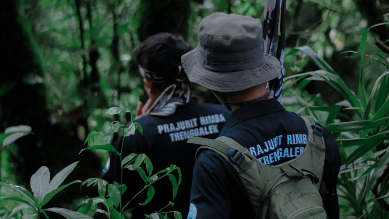 Membuka Jalur, Menjaga Hutan: Kiprah Prajurit Rimba di Gunung Sengunglung