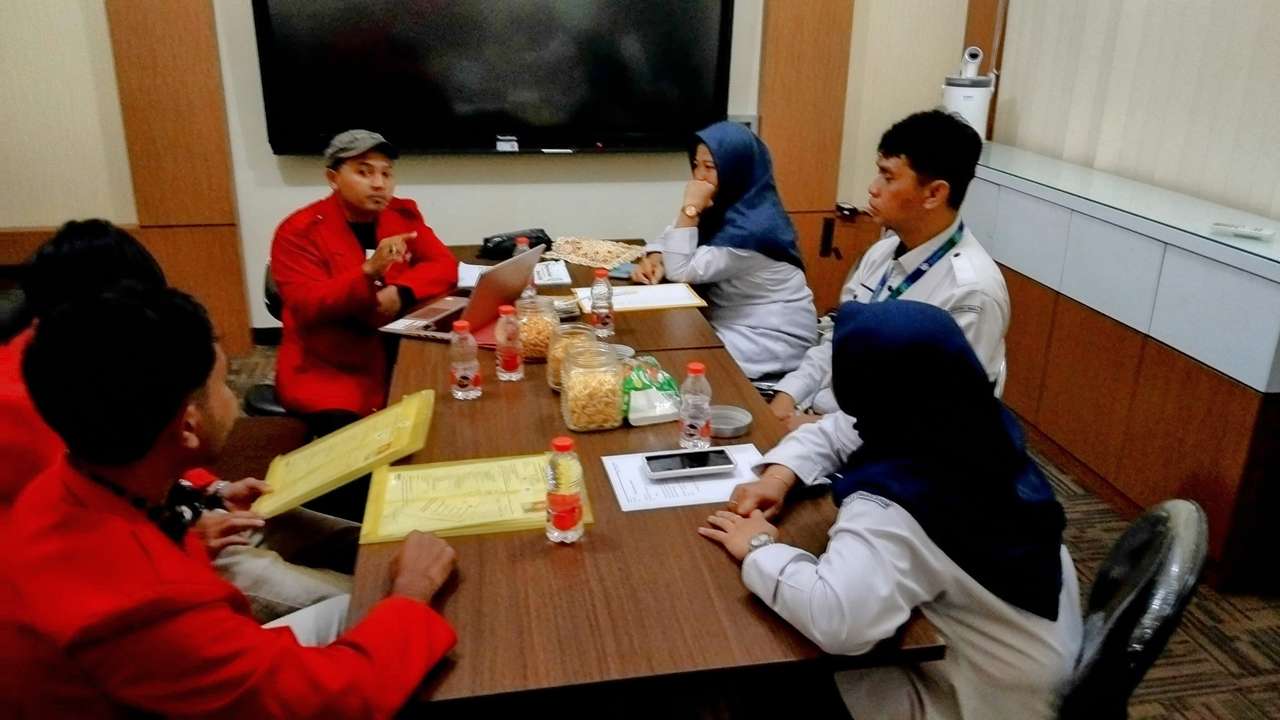 GMNI Trenggalek Gedor Kampus Polkesma Malang, Soal Penerimaan Mahasiswa