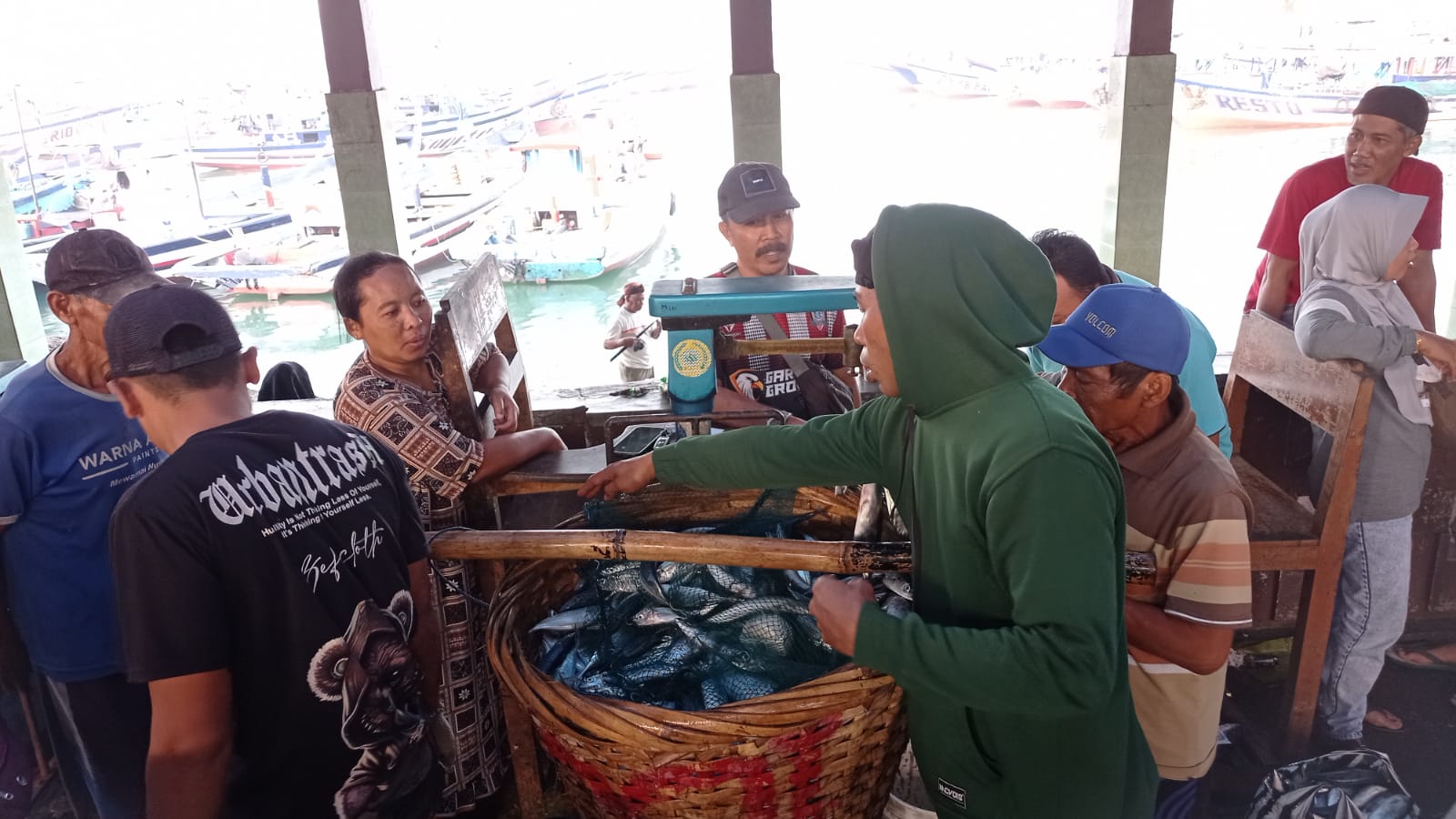 Hasil Tangkapan Meningkat, TPI Prigi Trenggalek Catat 4 Ton Ikan dalam Sehari