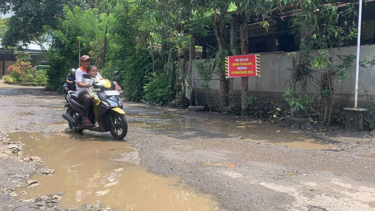 Perbaikan Jalan Rusak di Trenggalek Terganjal, Efisiensi Anggaran Jadi Sebab