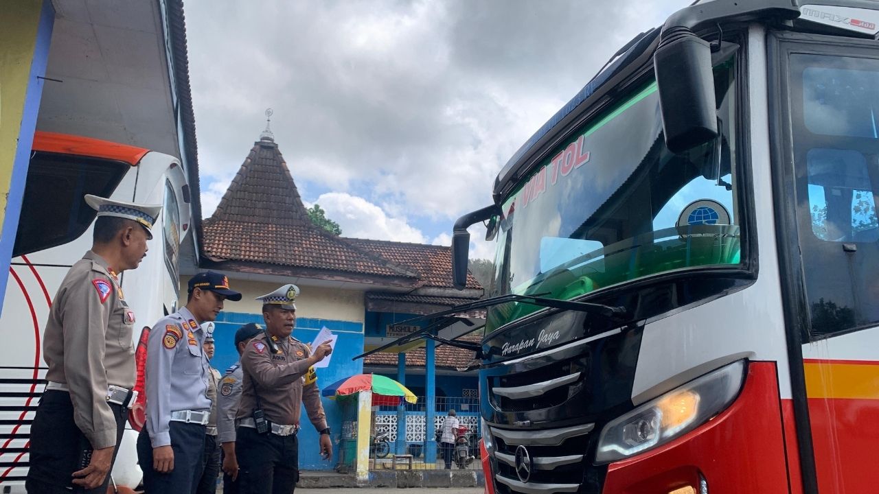 Libur Panjang Menghampiri, Satlantas Polres Trenggalek Datangi Terminal Bus