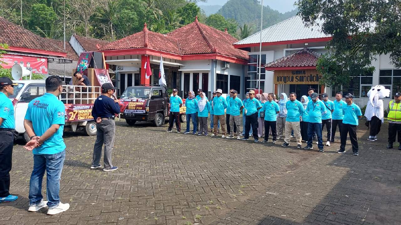 Ledhang di Kampak: Berkeliling Menjemput Hak Pilih Warga