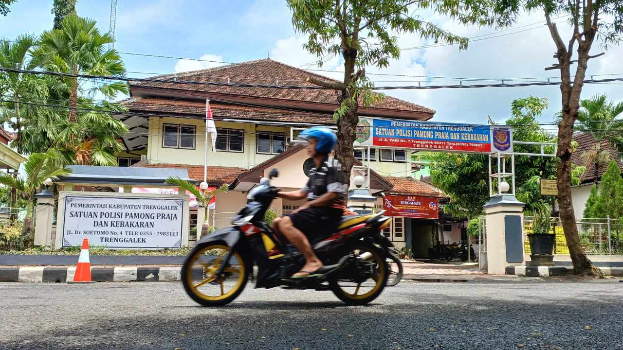 Terkesan Geradakan, Komisi II DPRD Trenggalek Kritik Kantor Satpol PP Pindah