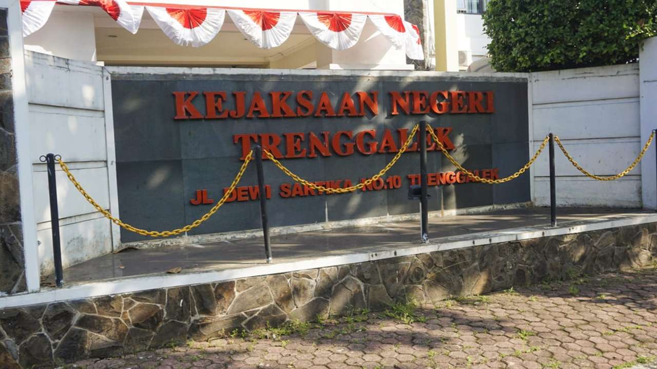 Kasus Penipuan Tes PNS di Trenggalek: Bagaimana Eks Perawat Mengelabui Warga Rp255 Juta?