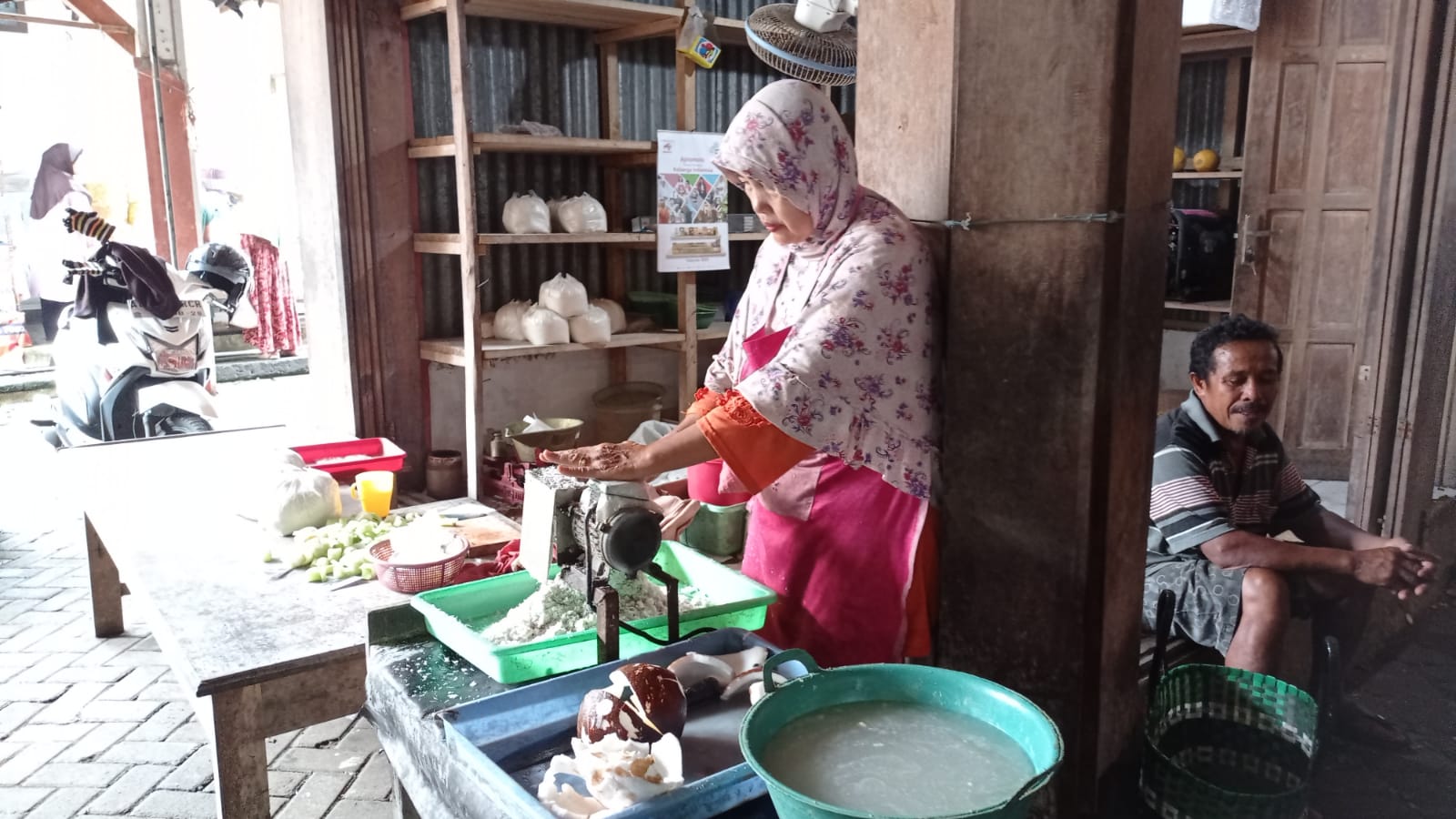 Harga Kelapa di Watulimo Tembus Rp17 Ribu per Butir, Tertinggi Sepanjang Tahun