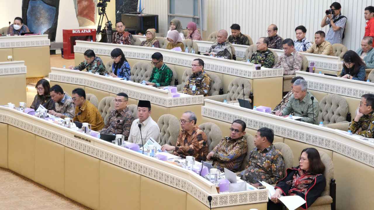 Kementerian ATR/BPN Tuai Berbagai Apresiasi dalam Rapat Kerja Bersama Komisi II DPR RI