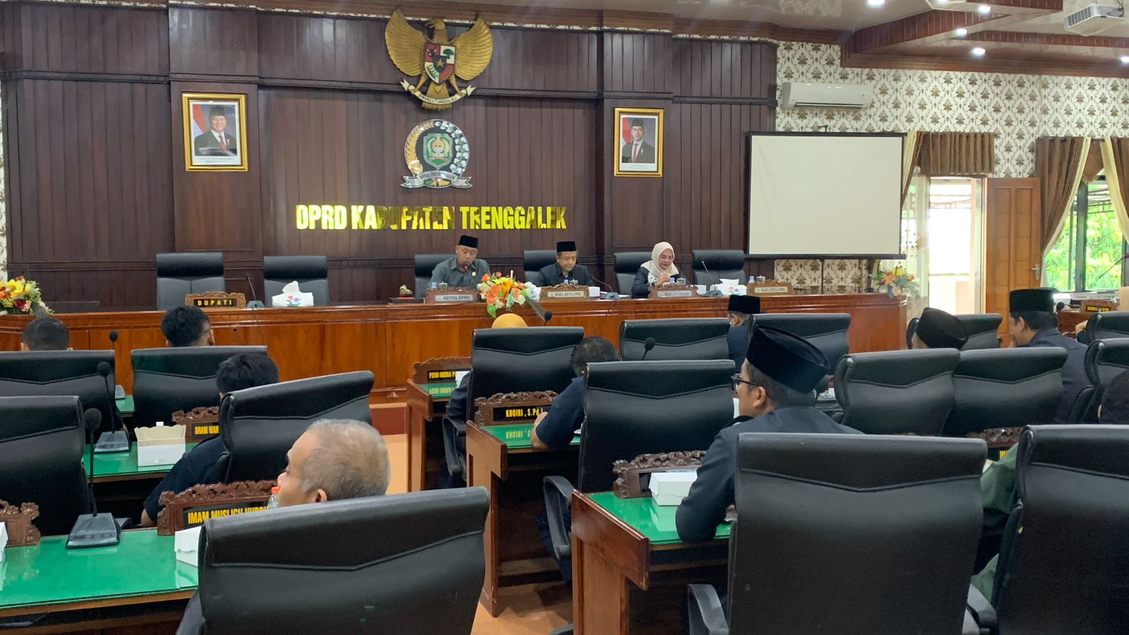 Waduh, Kerja DPRD Trenggalek Tahun 2024 Didominasi Kunker dan Sepi Rapat