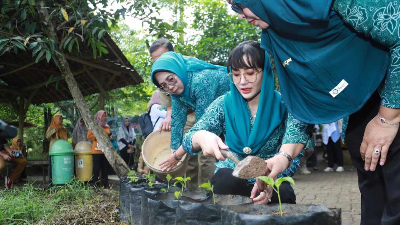 Pasca Dilantik TP PKK Trenggalek, Novita Blusukan Dorong Mandiri Pangan