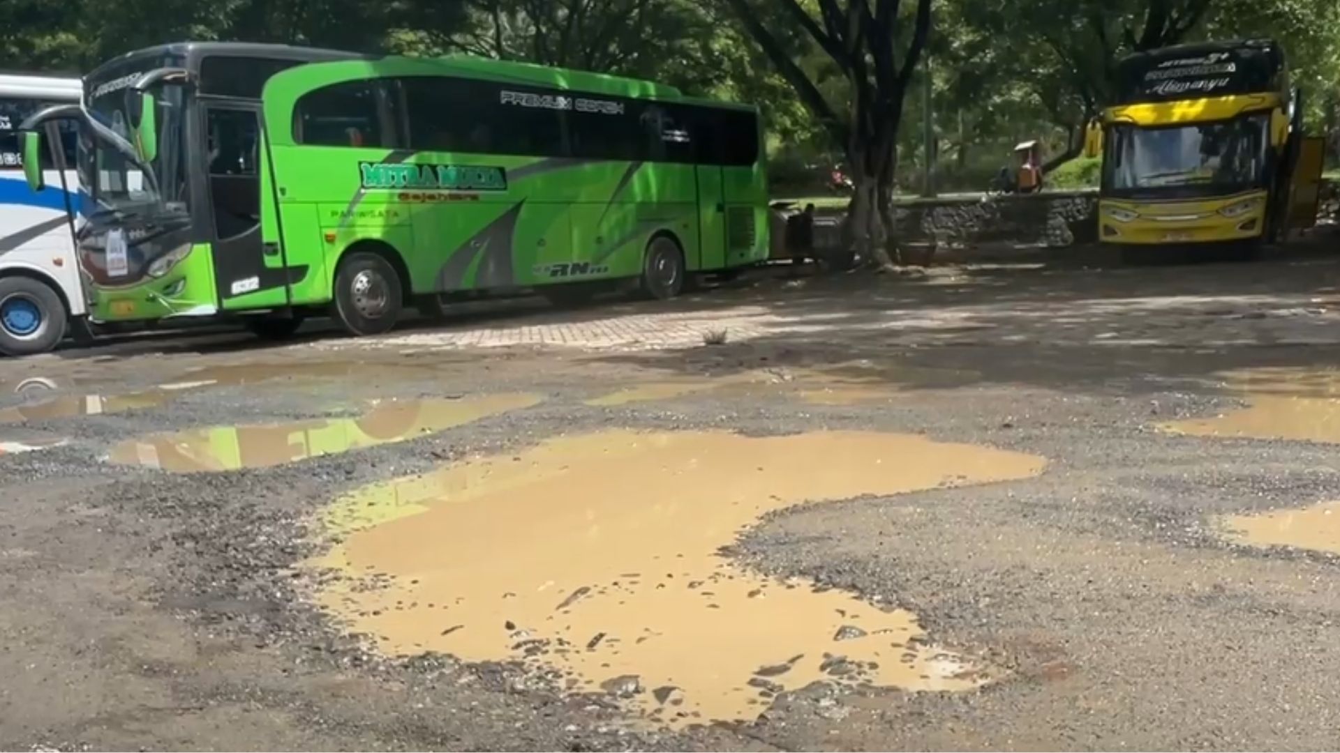 Menyimpan Keindahan, Pengembangan Pantai Simbaronce Terkendala Parkir