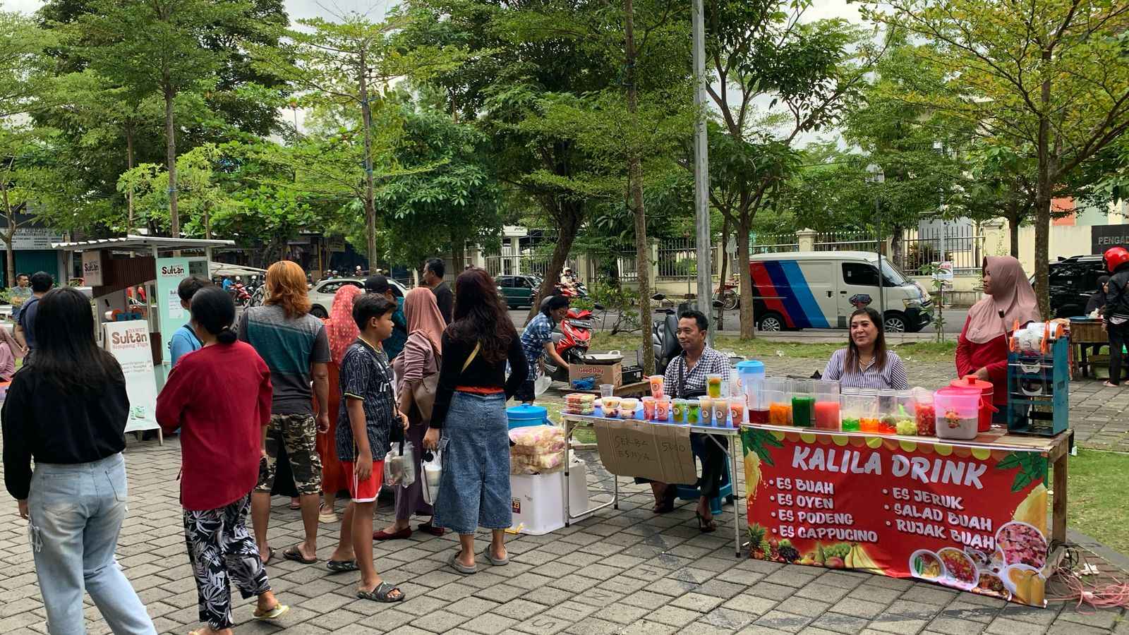 Lokasi War Takjil Trenggalek, Cocok Untuk Waktu Gabut Jelang Buka Puasa