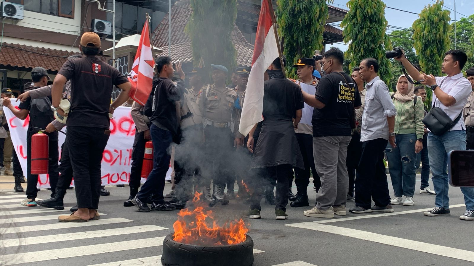 Mahasiswa Trenggalek Demo, Tuntut Pencabutan Inpres Efisiensi Anggaran