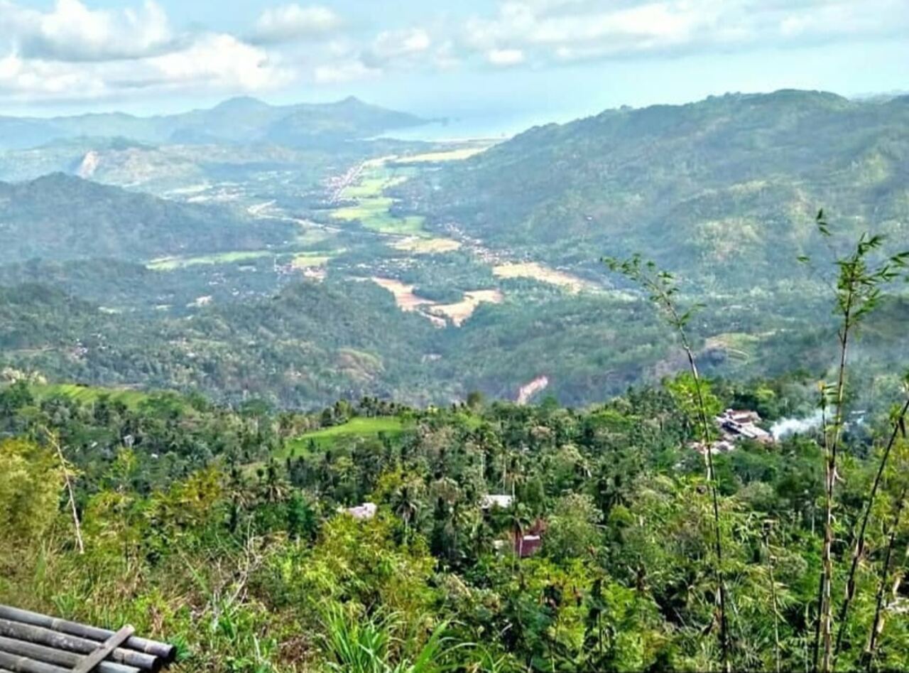 Destinasi Wisata di Panggul Bukan Sekadar Pantai, Ada Taman, Lembah dan Gunung