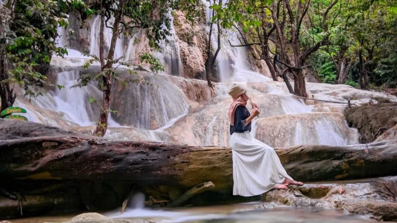 Jalan-Jalan ke Pantai Pelang, Wisata Bahari dengan Bonus Keindahan Air Terjun hingga Sendang Widodari