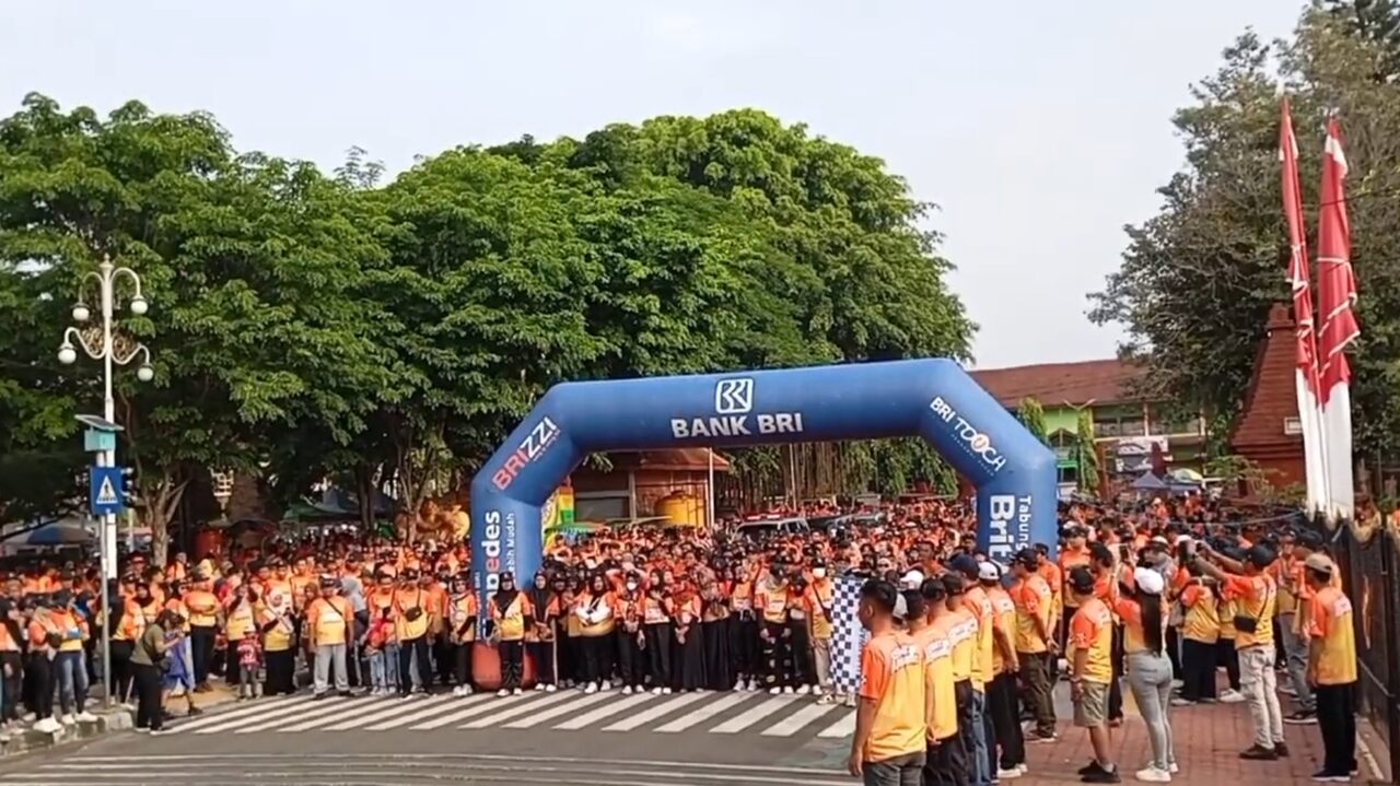 Sosialisasi Pengawasan Pilkada 2024 dengan Jalan Sehat, Bawaslu Trenggalek Tuai Atensi Positif