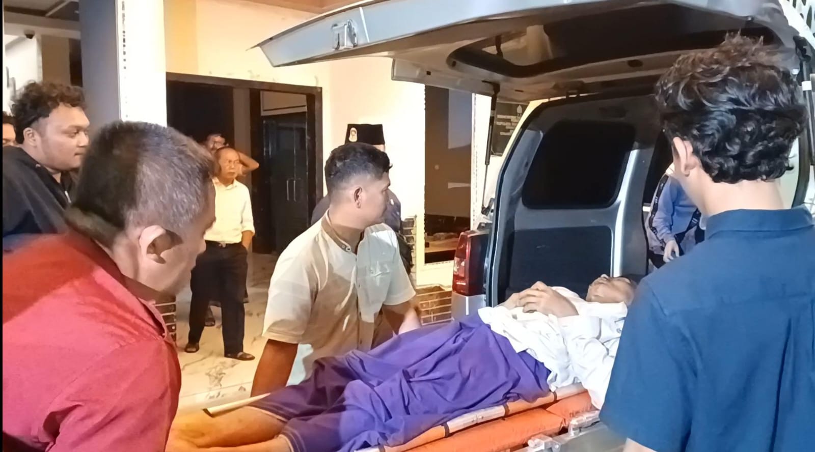 Dirawat di RSUD Dr Soedomo Trenggalek, Kiai Tersangka Pencabulan Kampak Ngaku Perutnya Nyeri