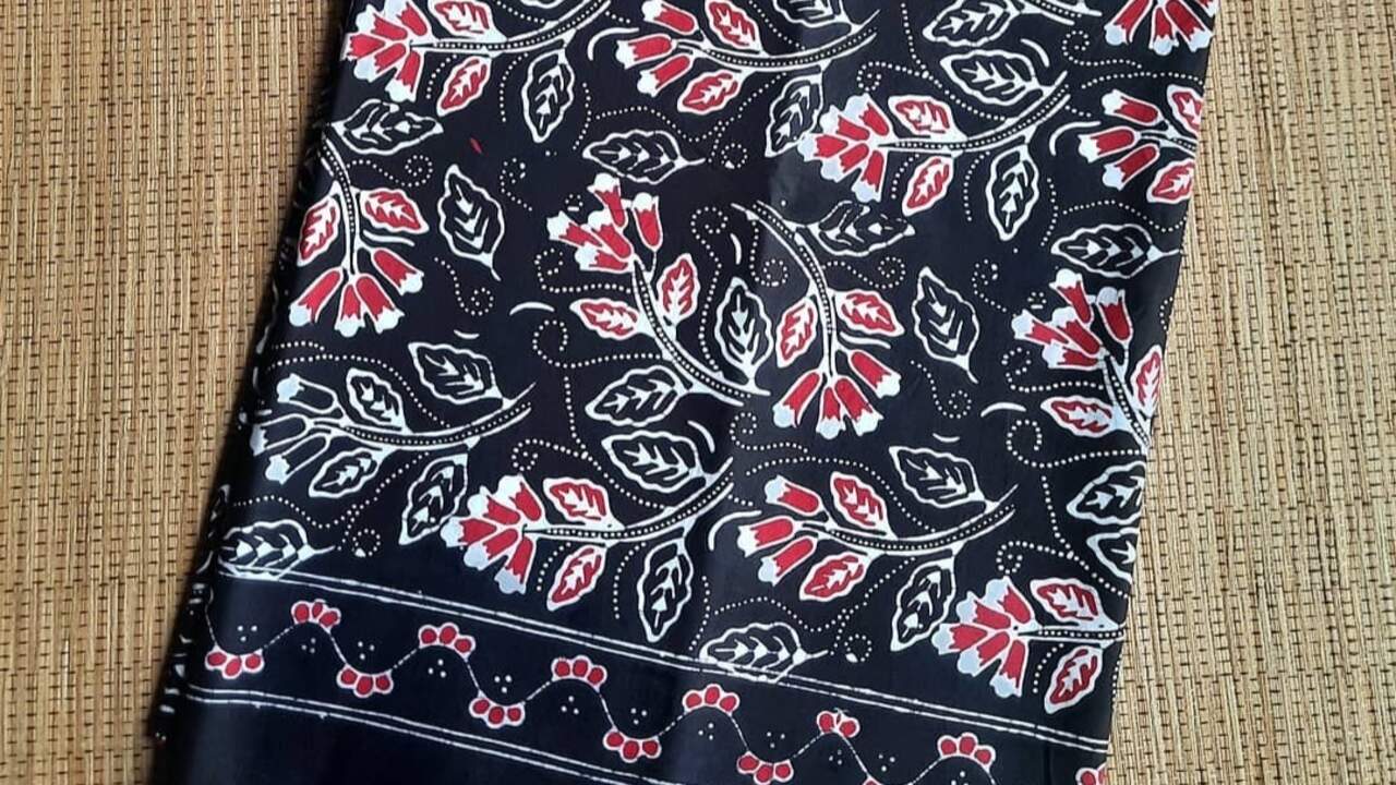 Ragam Motif Batik Trenggalek: Tampil di Peragaan Busana, Bikin Anak Muda Bangga Kenakan Batik