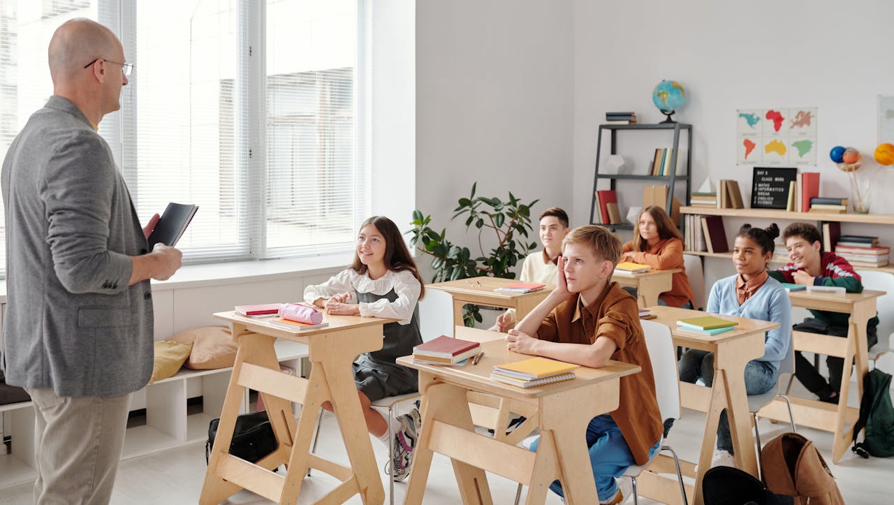 Guru Wajib Tahu: Tips Ciptakan Suasana Kelas Nyaman