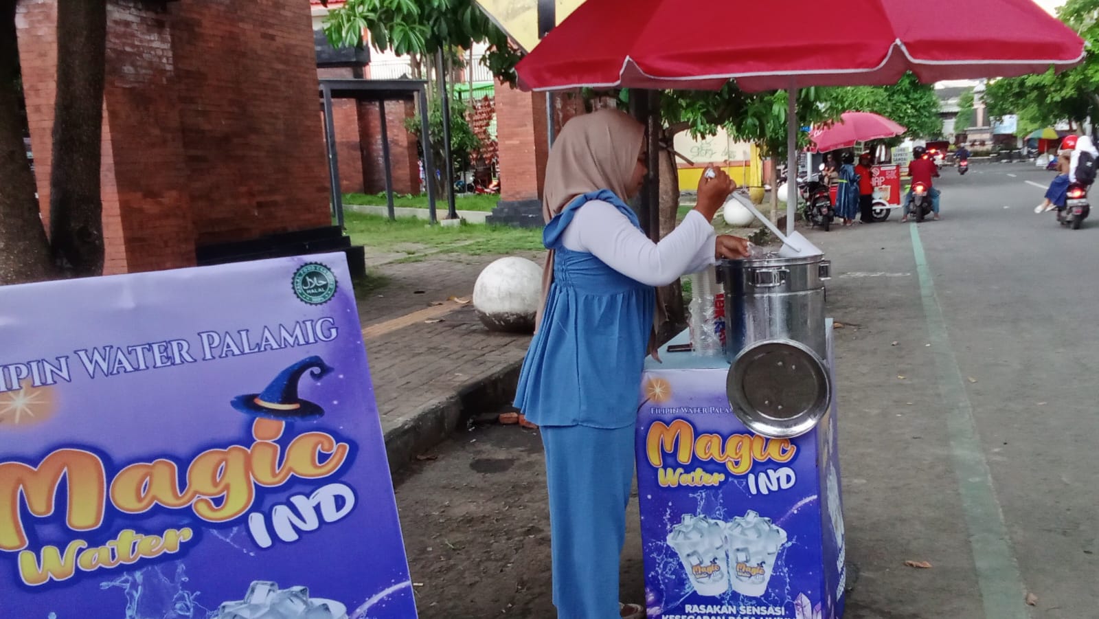 Mengenal Minuman Magic Water yang Lagi Ngetren di Trenggalek, Banyak Serbuan Pembeli