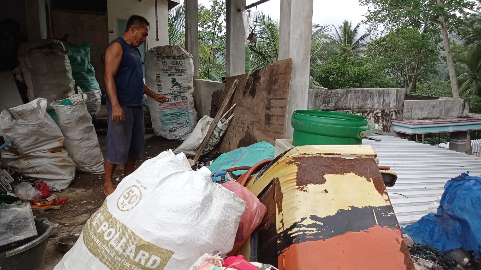 Mukatno, Tukang Rosok Watulimo yang Bertahan di Tengah Gempuran Barang Bekas Impor