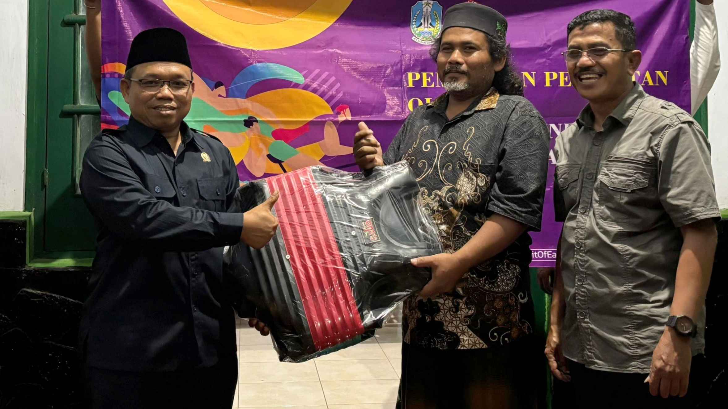 Perhatikan Olahraga Lokal, Legislatif PKB Trenggalek Beri Fasilitas Alat