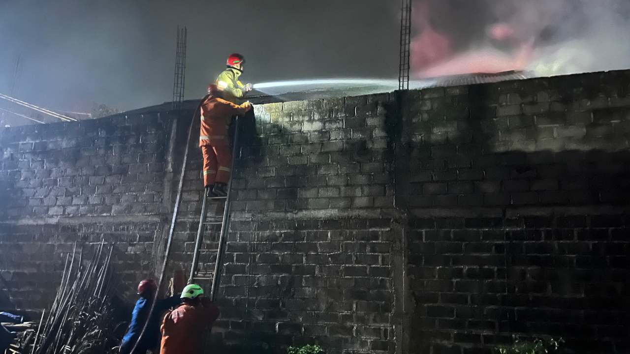 Tempat Penggilingan Padi di Durenan Terbakar, Kerugian Capai Rp80 Juta