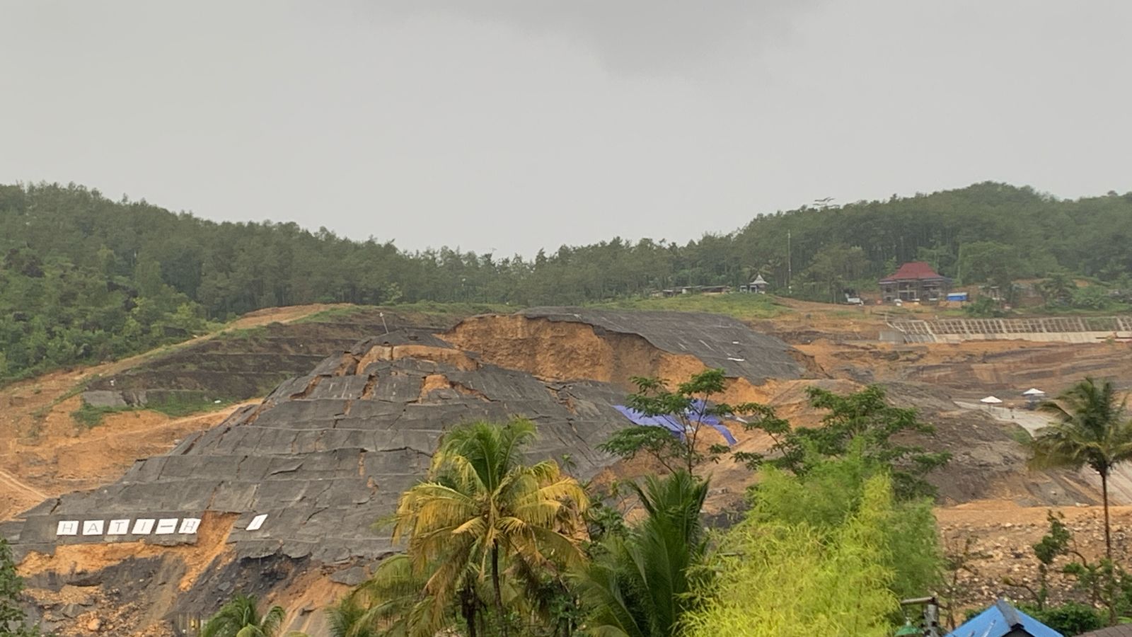 Tebing Bendungan Bagong Trenggalek Melorot, Ribuan Meter Terdampak