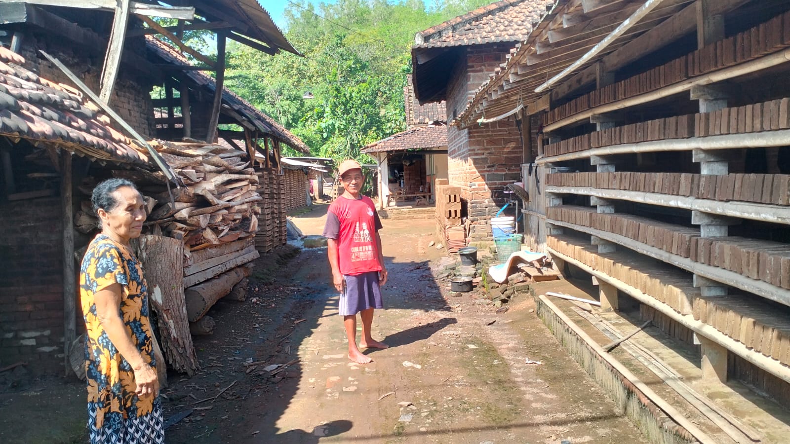 Bata Merah Masih Diminati, Pengrajin di Trenggalek Tetap Produksi Meski Diterpa Tren Bata Ringan